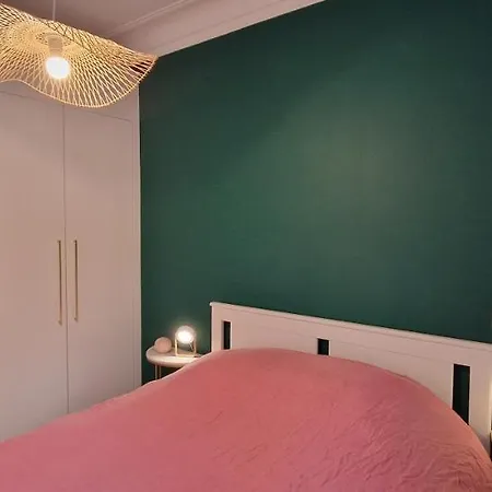 Cozy Aux Batignolles Homestay *